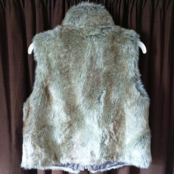 ELLE - Picture 4 of 4